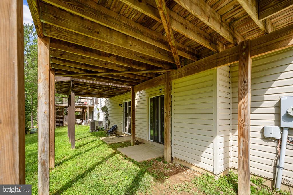 8819 HARDESTY DRIVE