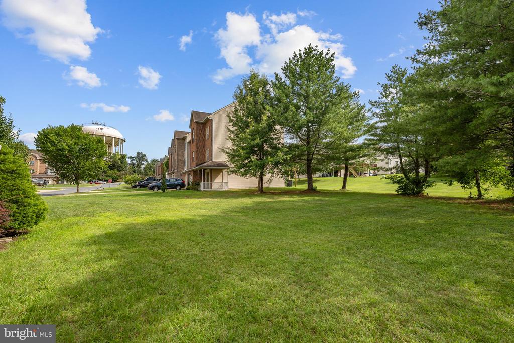 8819 HARDESTY DRIVE