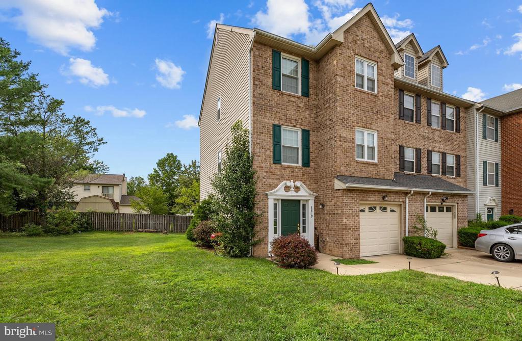 8819 HARDESTY DRIVE