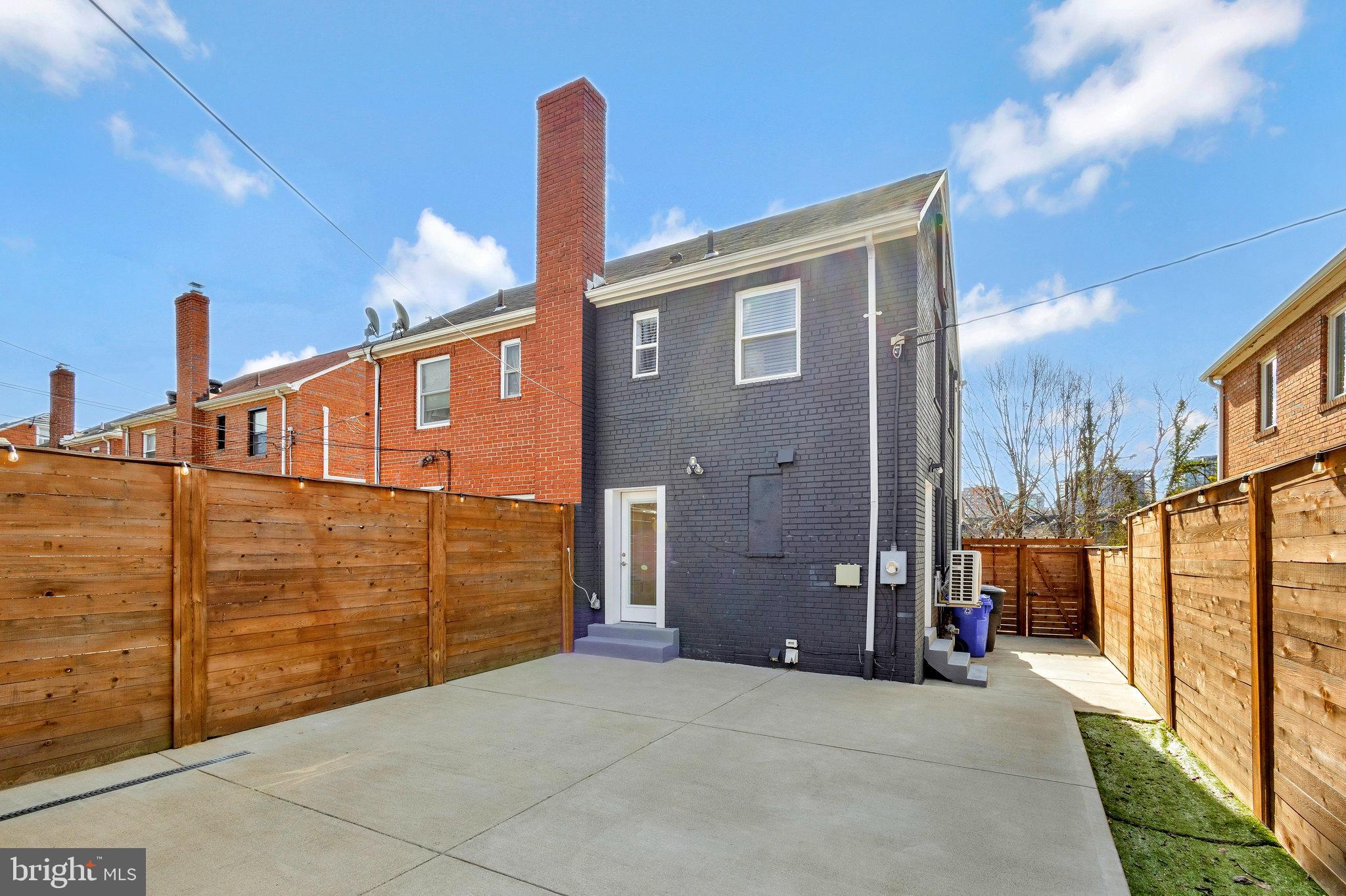 2031 20th Road N
