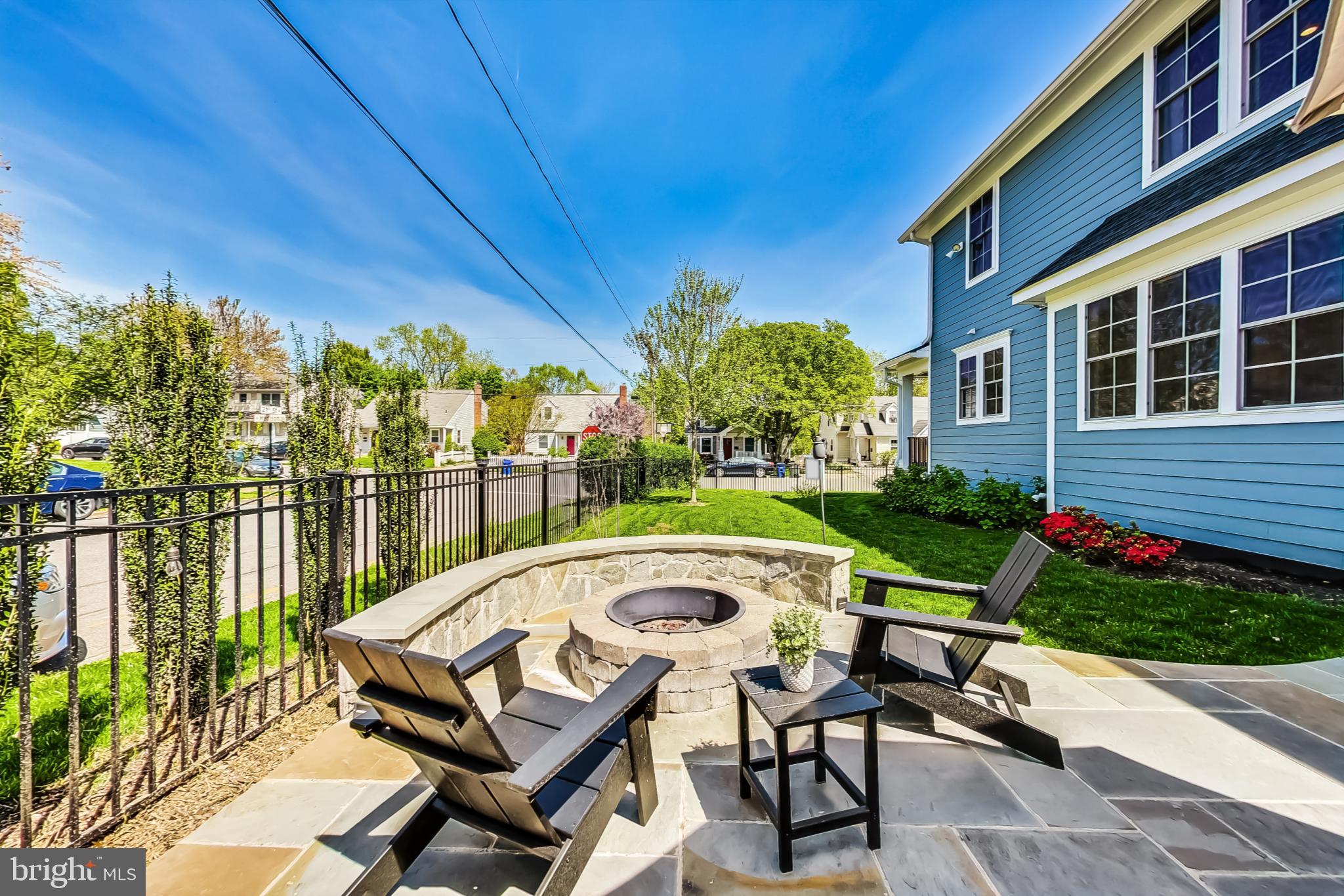 2016 N Madison St