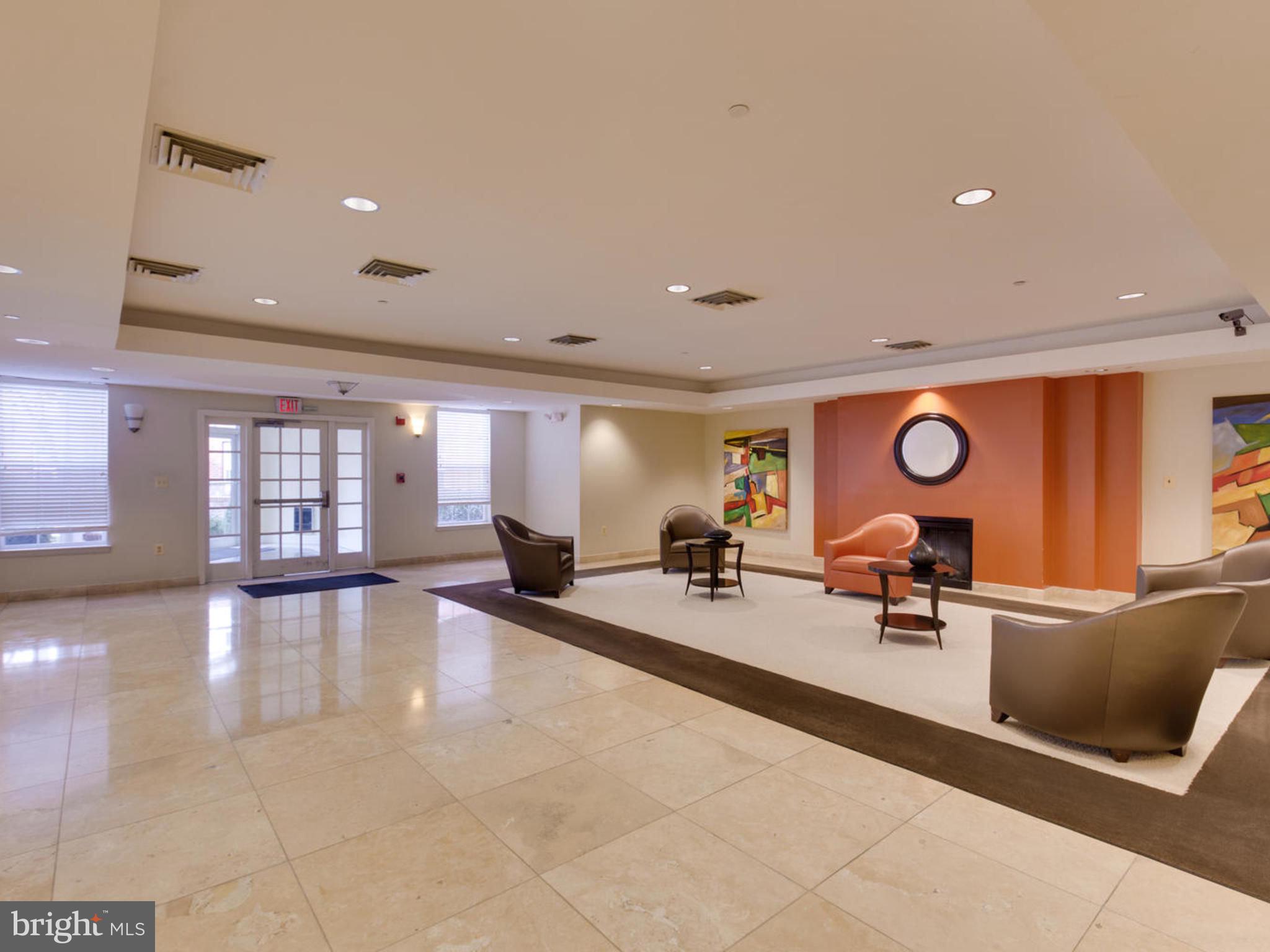 801 S Greenbrier St #413