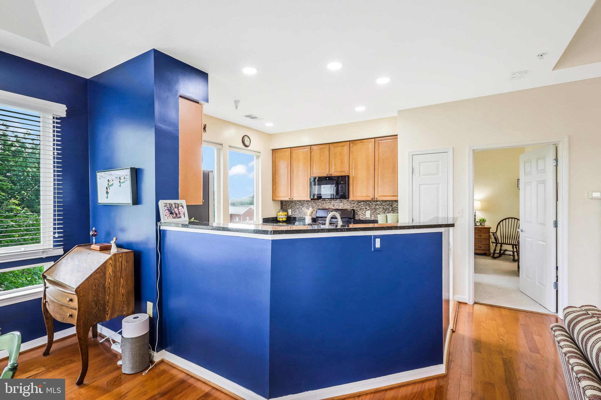 801 S Greenbrier St #413