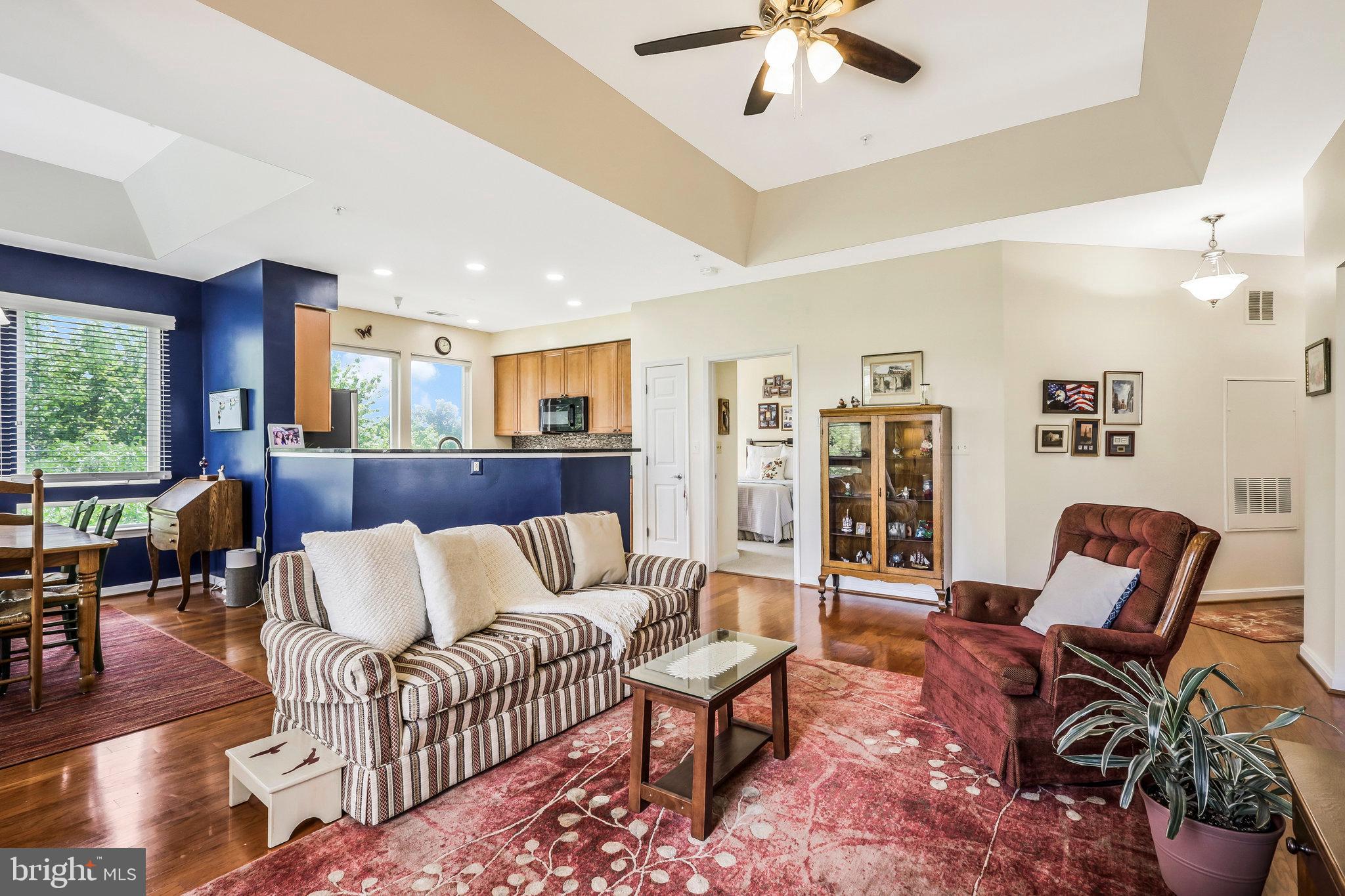 801 S Greenbrier St #413