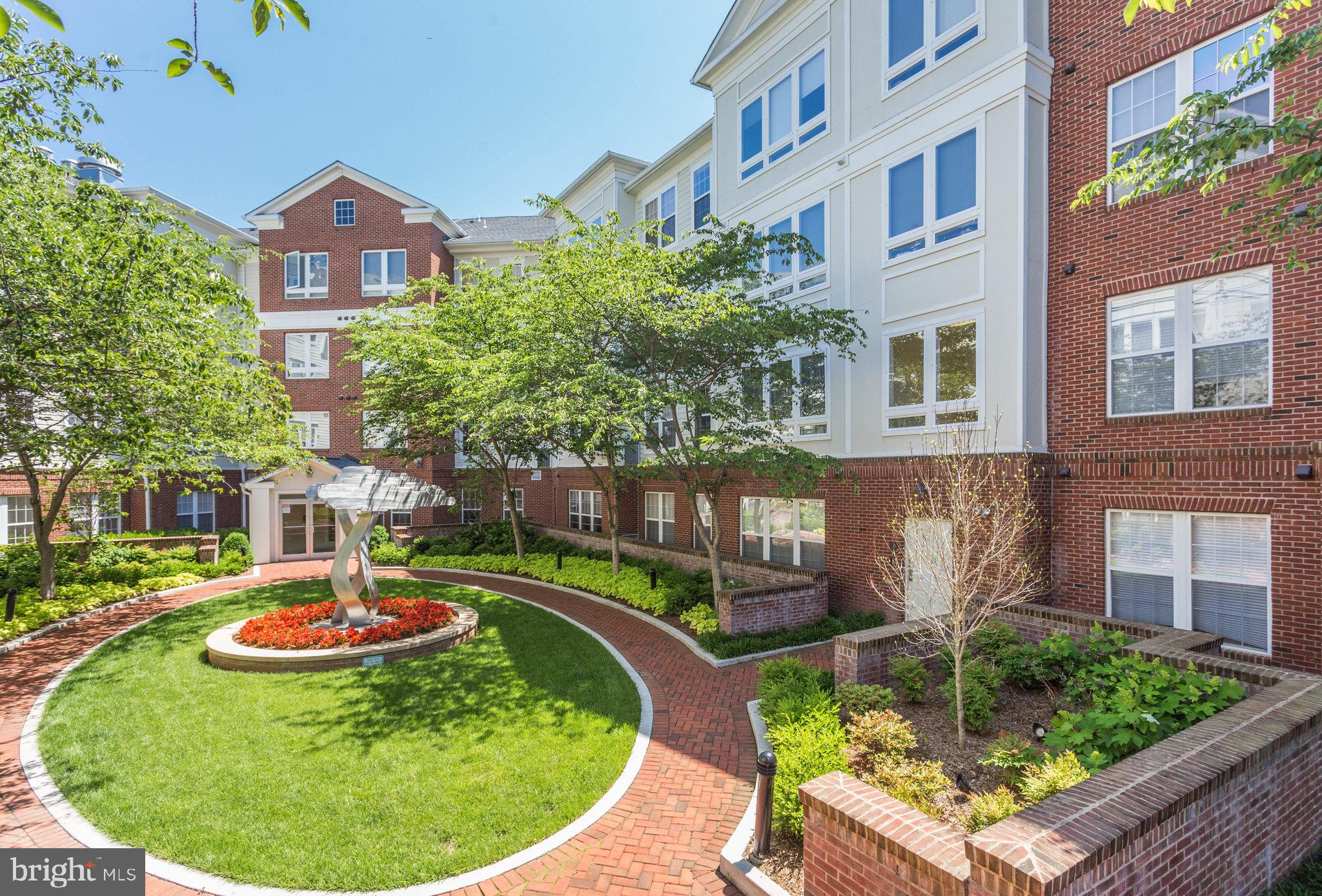 801 S Greenbrier St #413