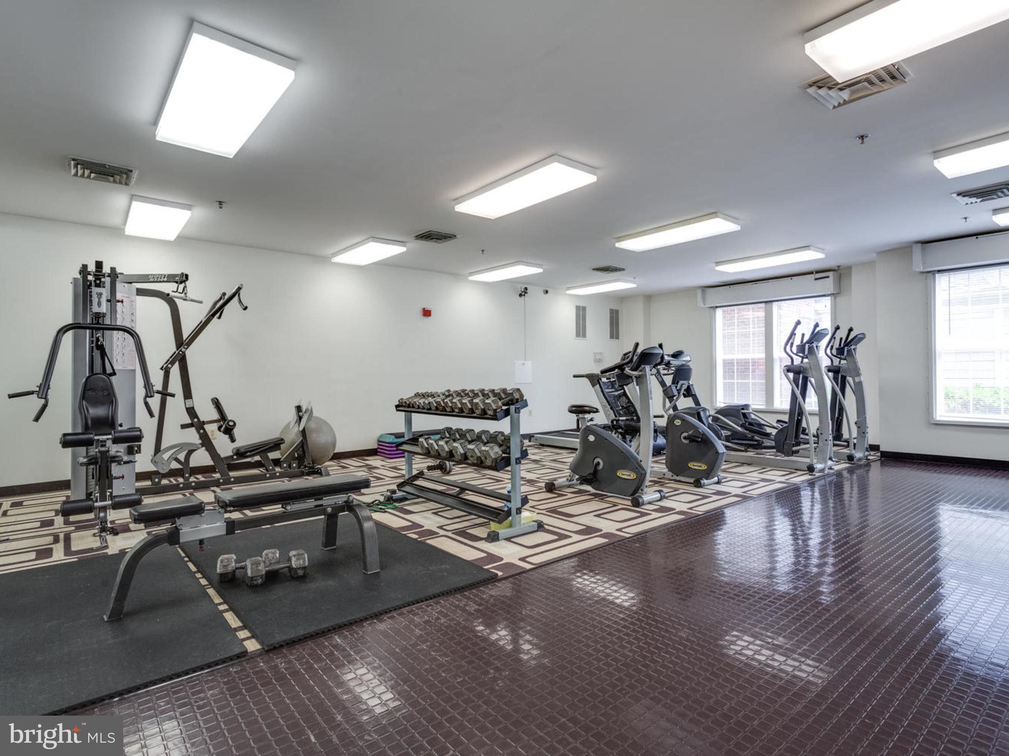 801 S Greenbrier St #413