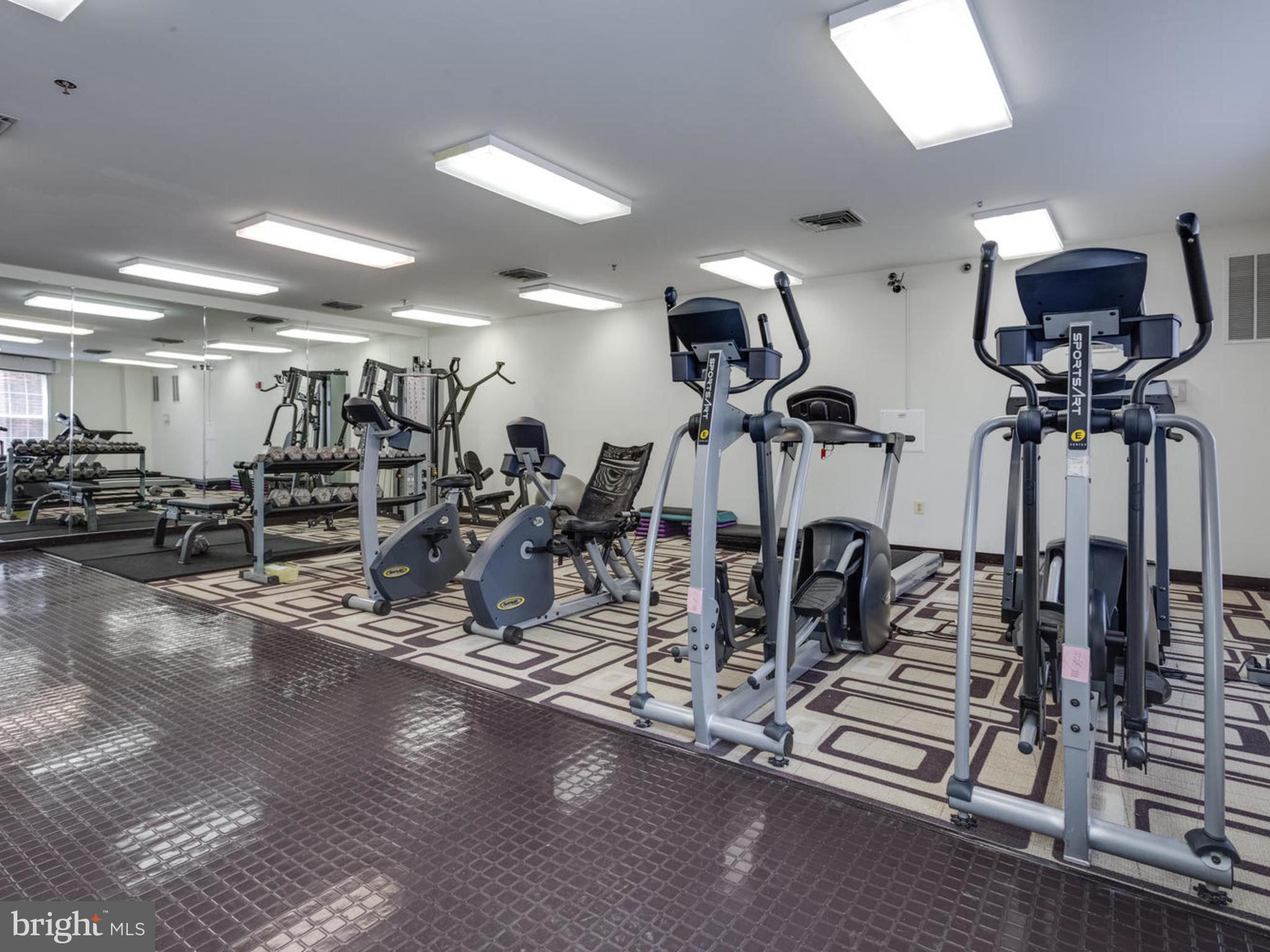 801 S Greenbrier St #413