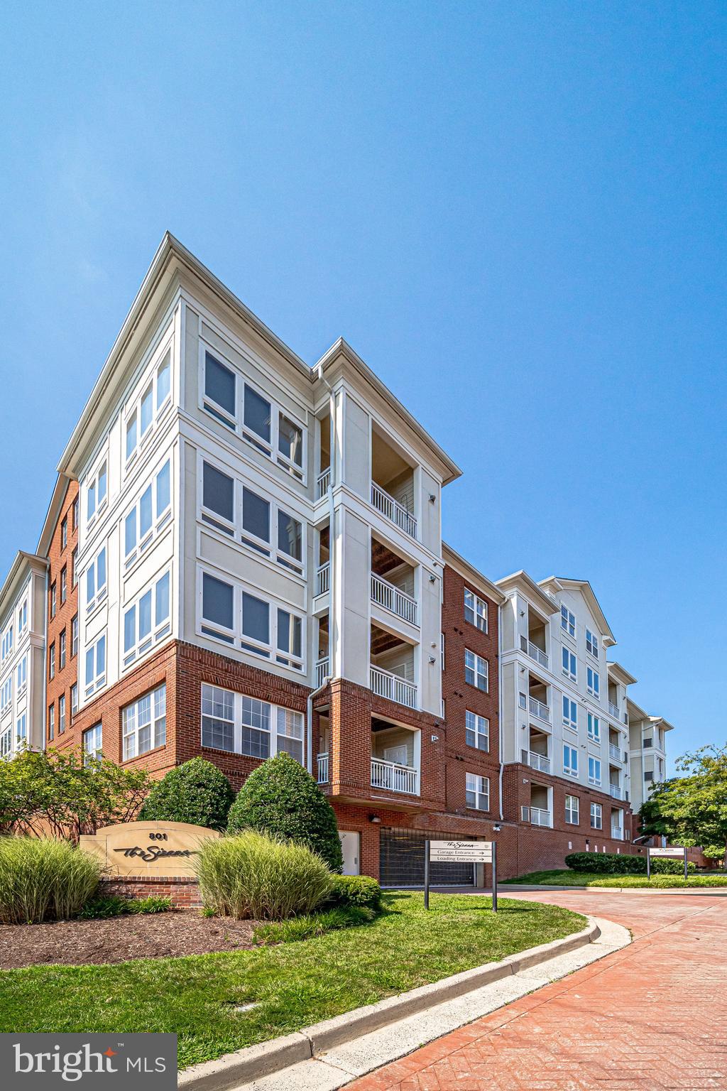 801 S Greenbrier St #413