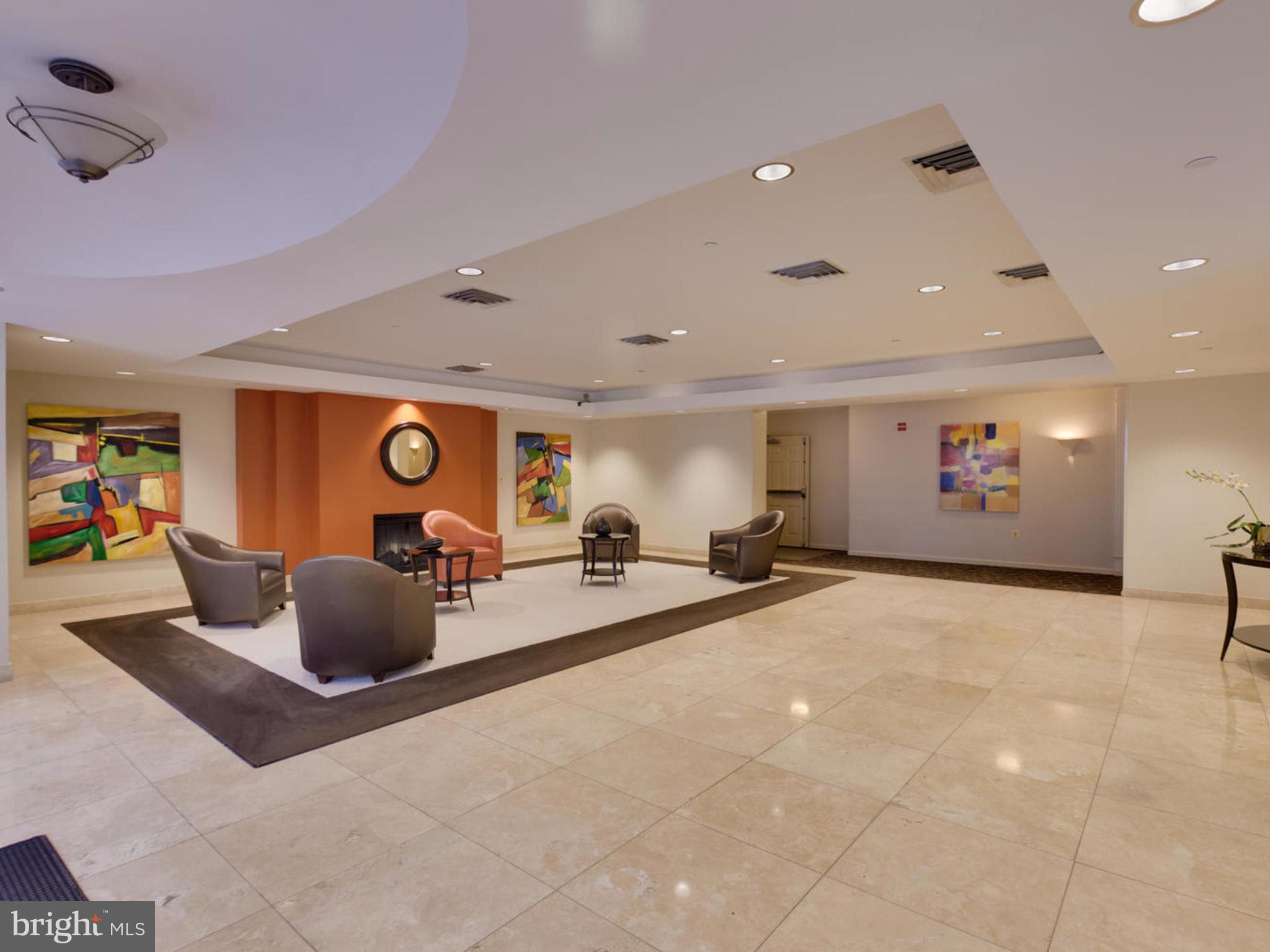 801 S Greenbrier St #413