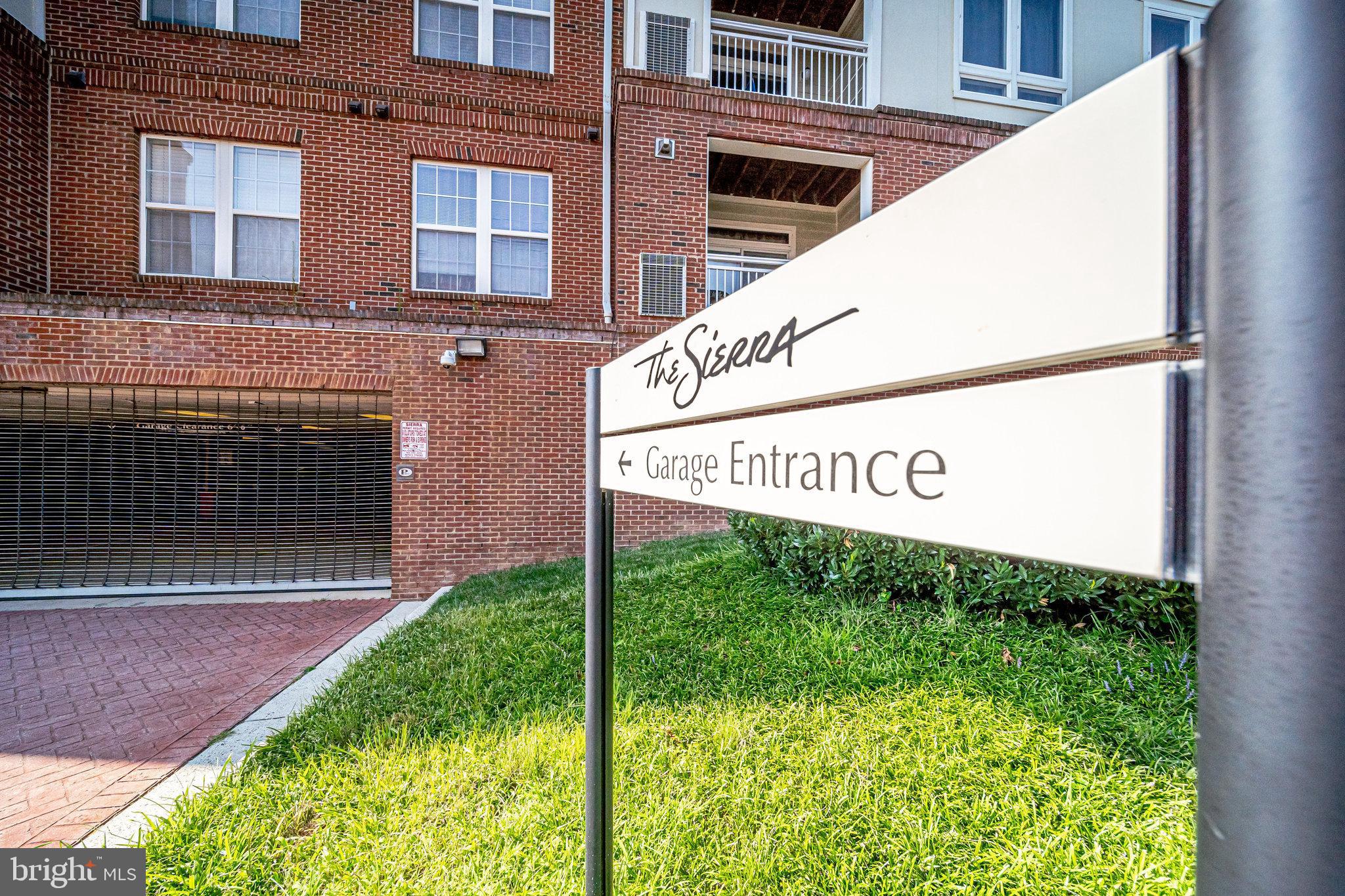 801 S Greenbrier St #413