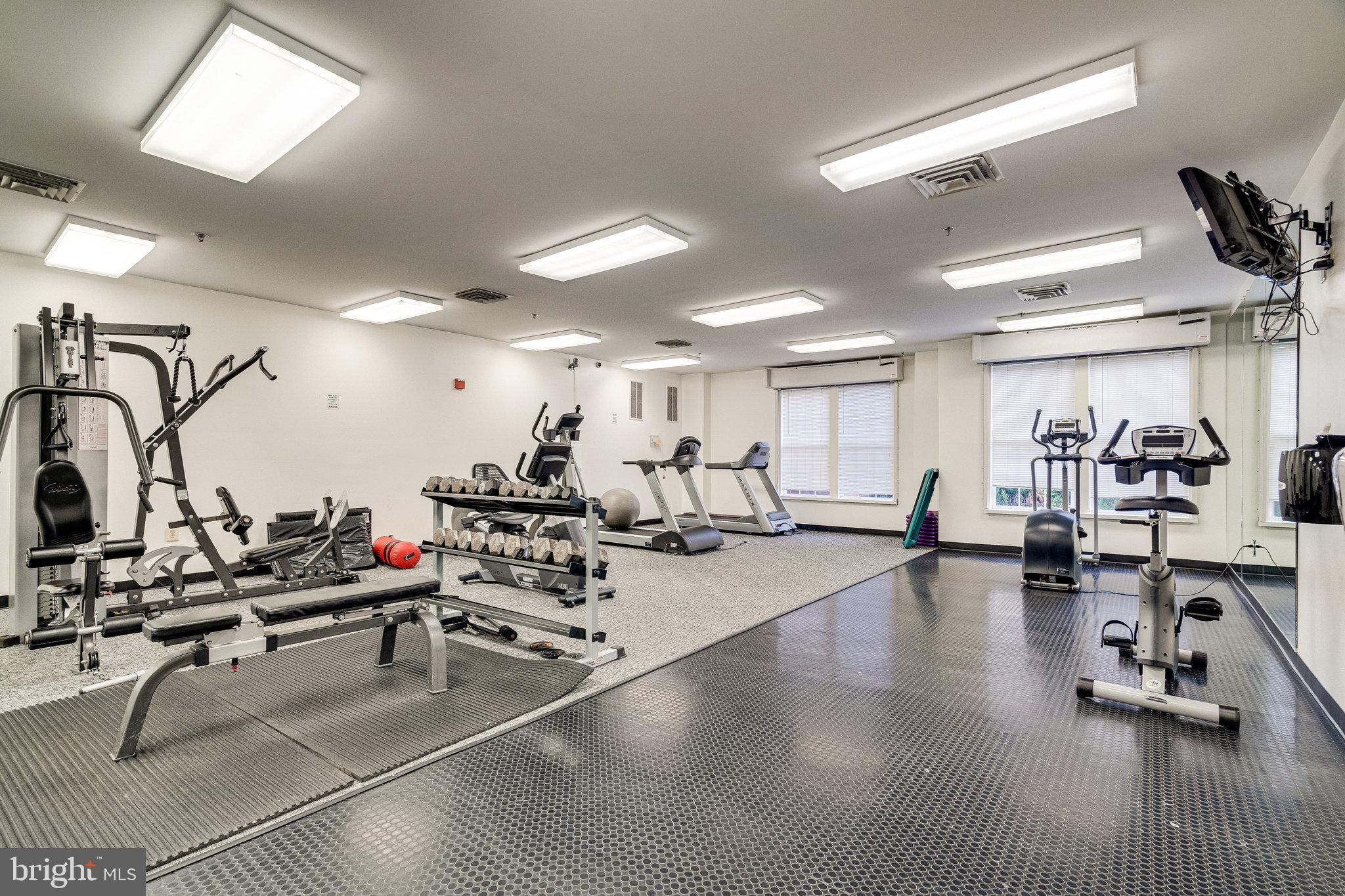 801 S Greenbrier St #413