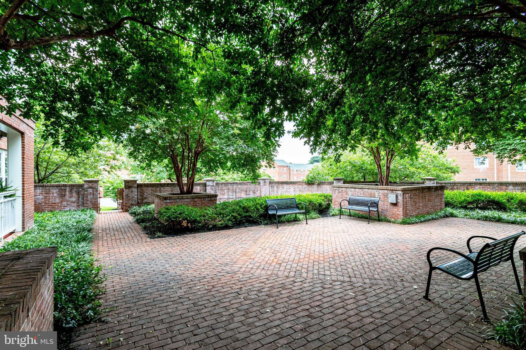 801 S Greenbrier St #413