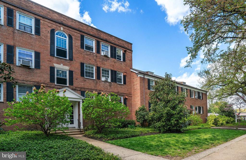 5010 Columbia Pike #4