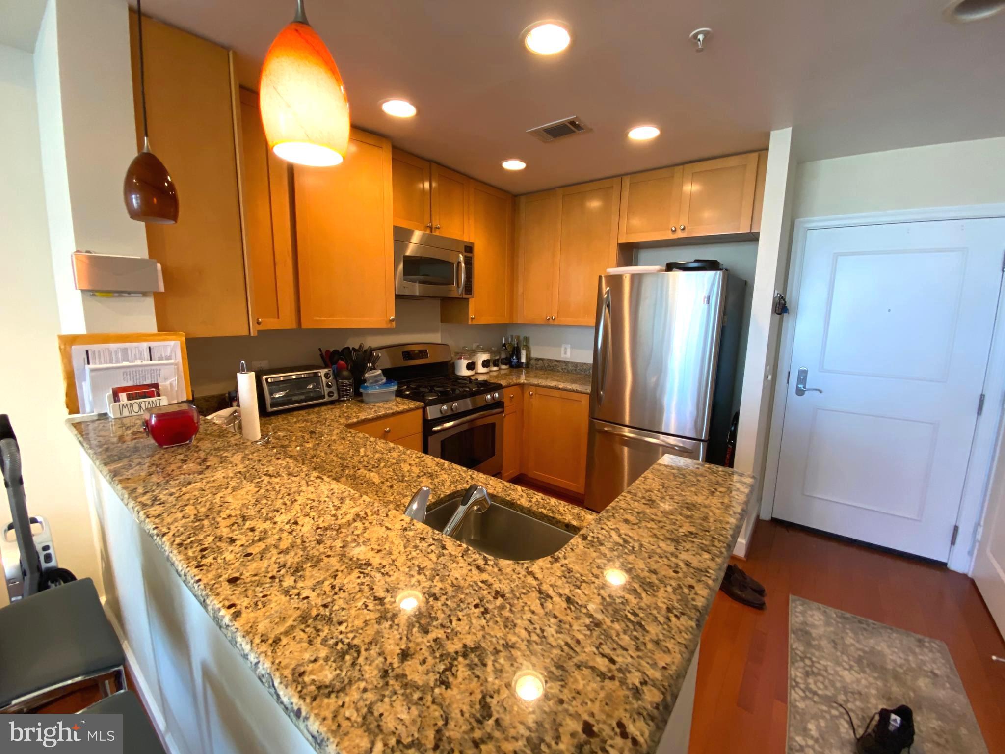3600 S GLEBE RD #915W