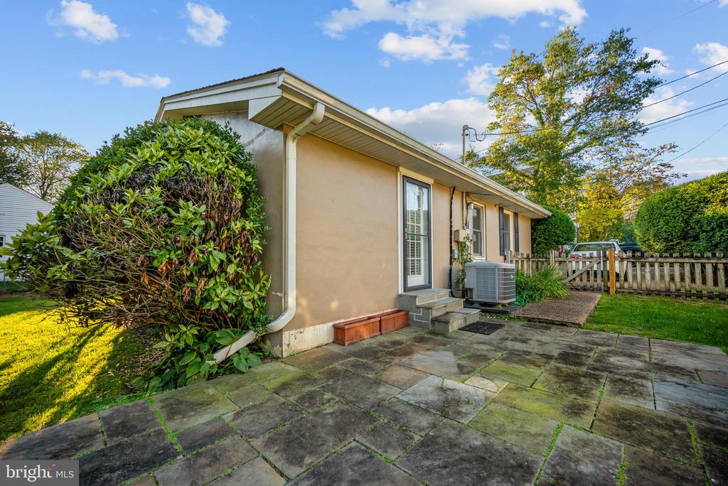 505 N EDISON STREET