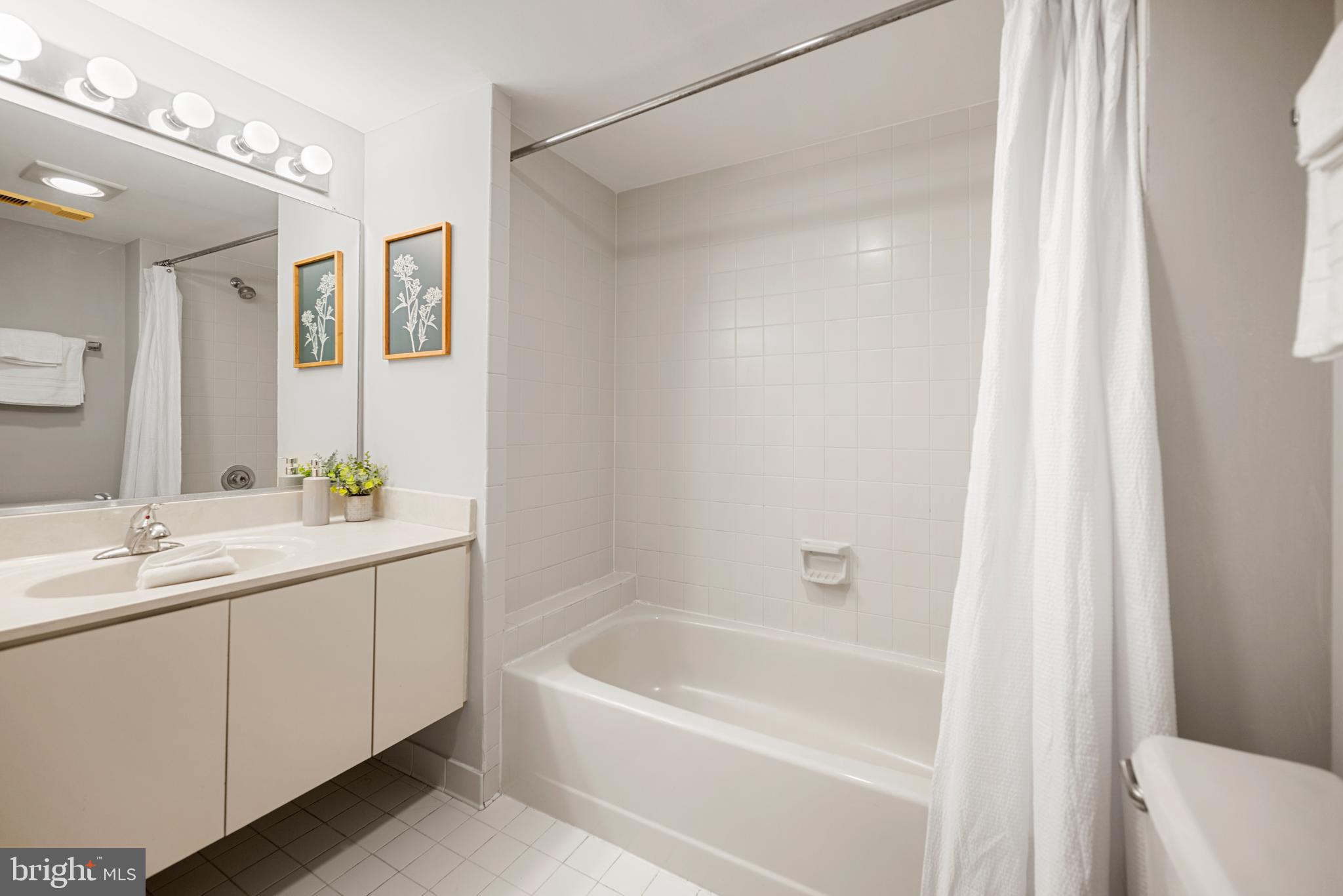 2100 LANGSTON BOULEVARD 112