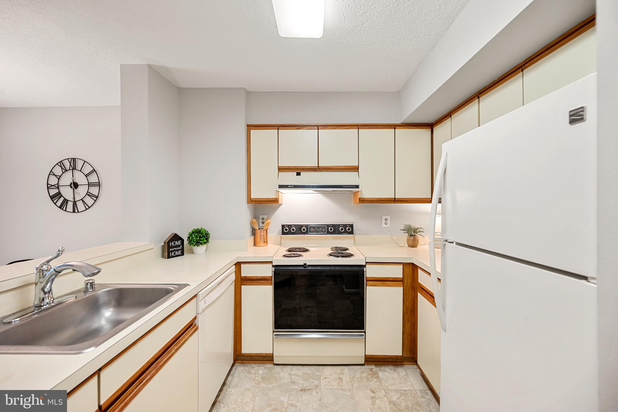 2100 LANGSTON BOULEVARD 112