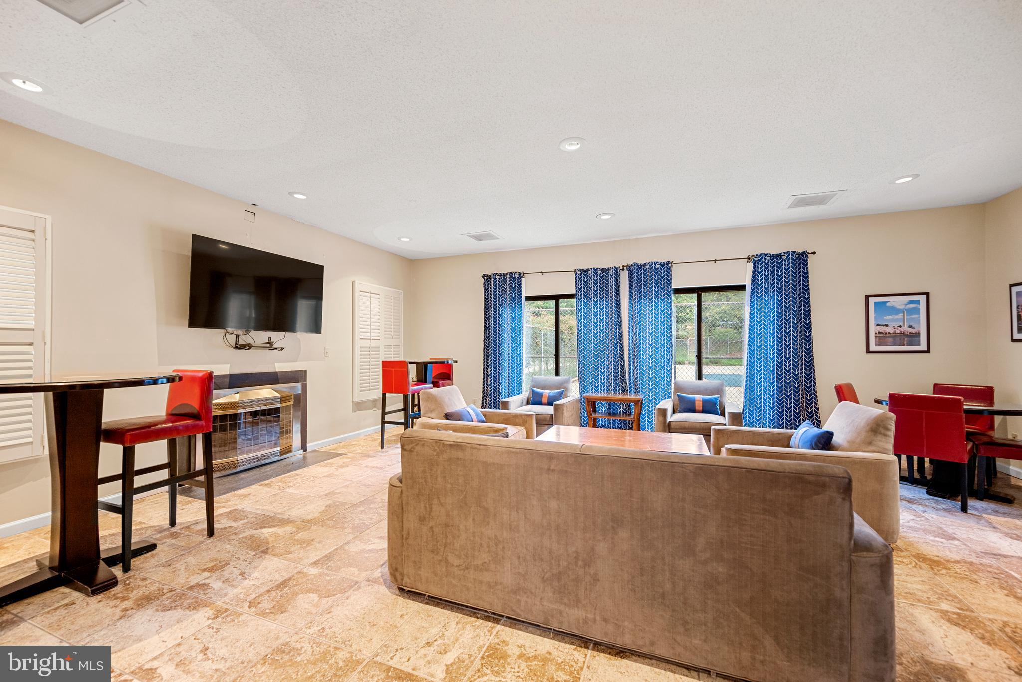 2100 LANGSTON BOULEVARD 112