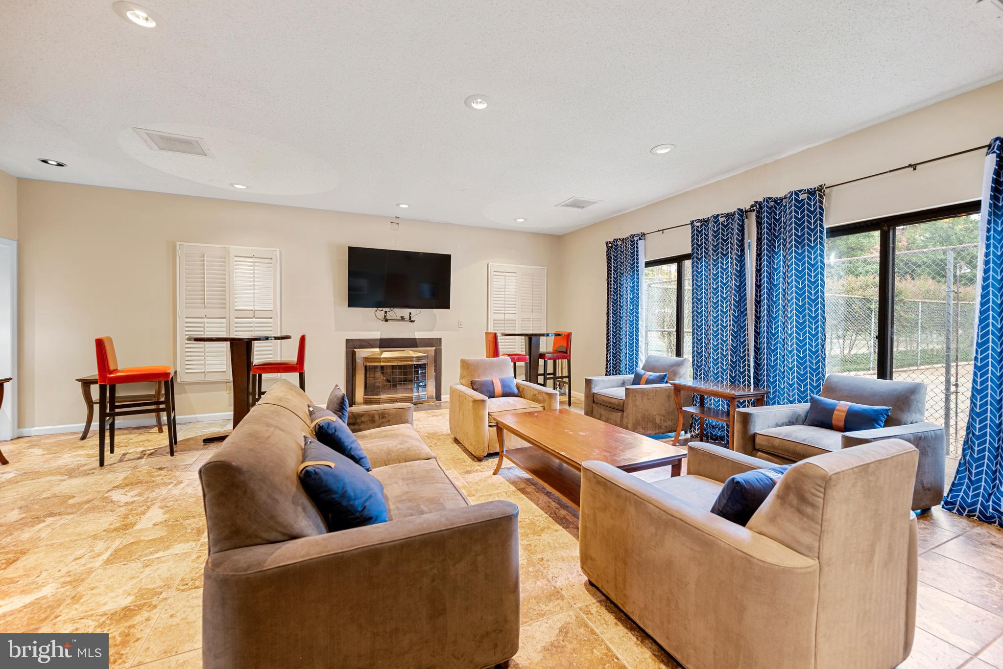 2100 LANGSTON BOULEVARD 112