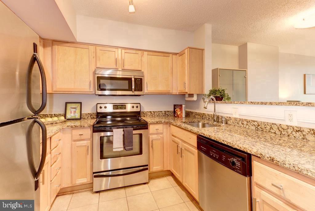 1001 N RANDOLPH STREET N 406