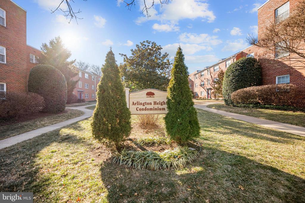 5310 8TH ROAD S 8