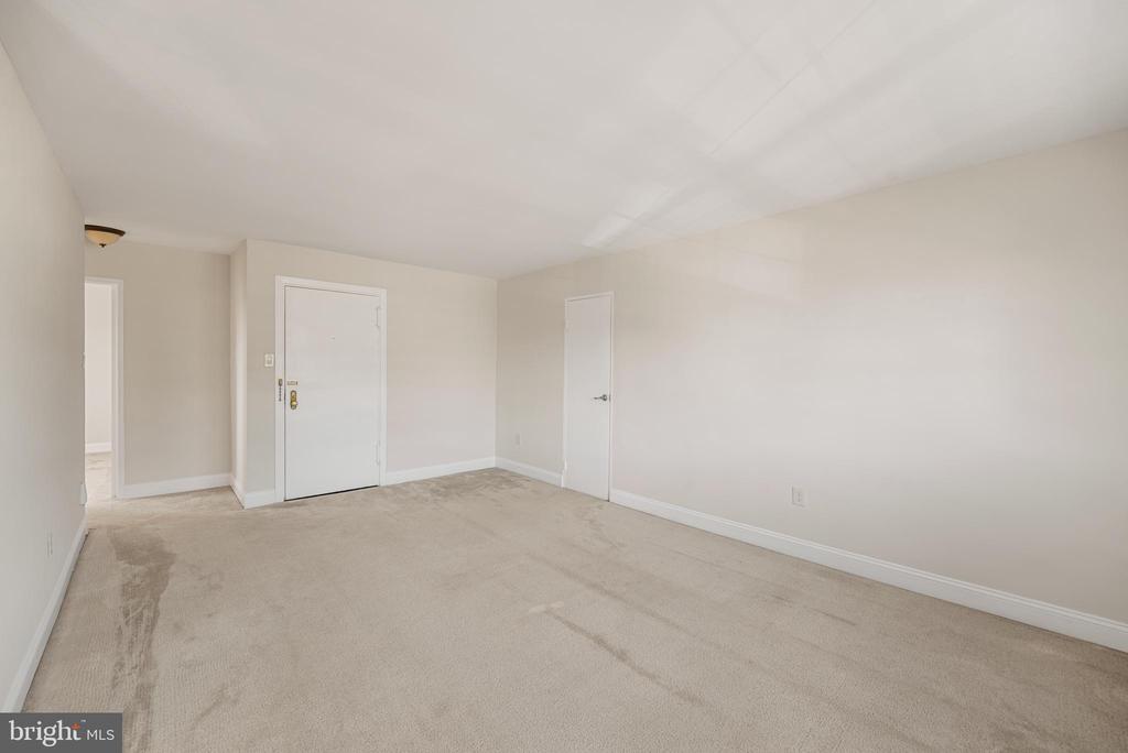 5310 8TH ROAD S 8