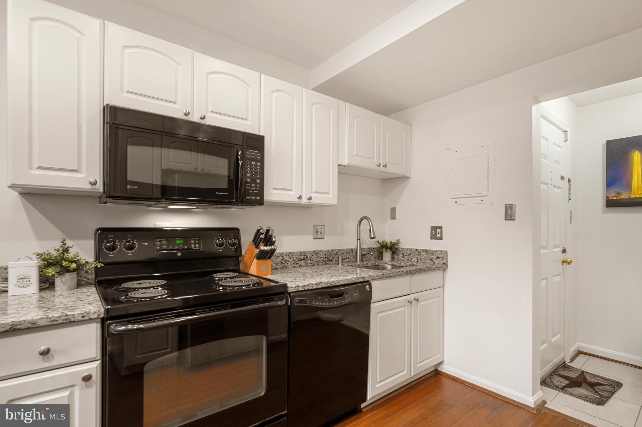 1913 N RHODES STREET N 15