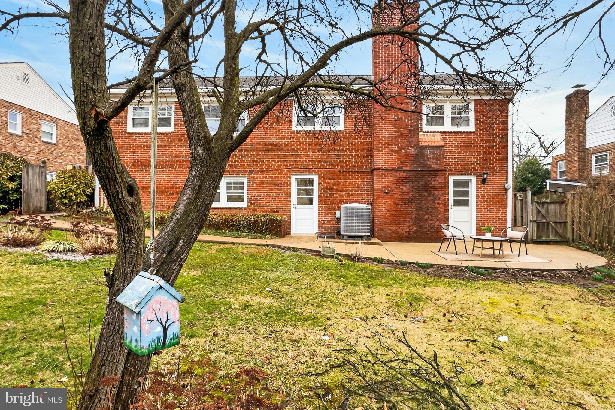 400 N MADISON STREET