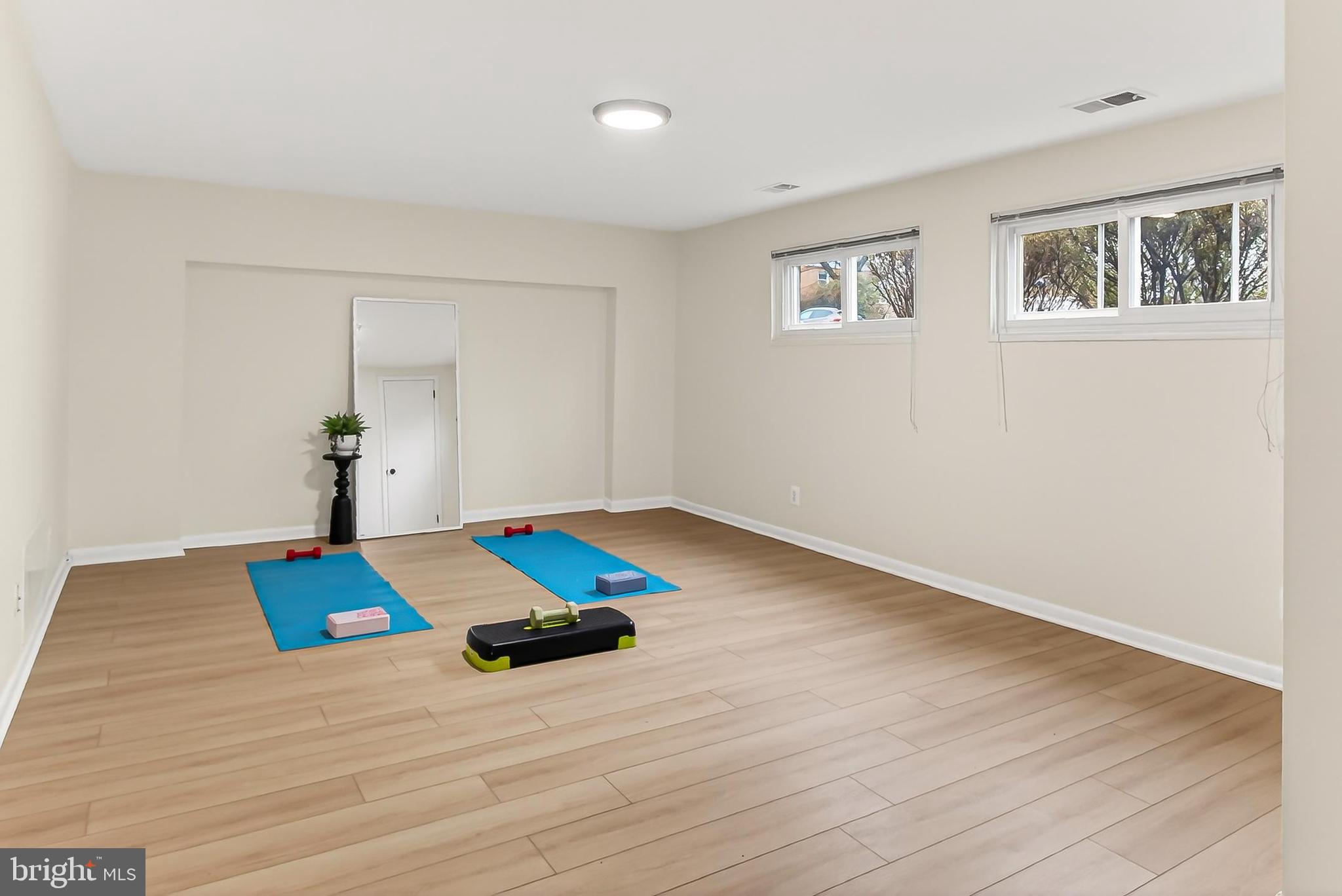 400 N MADISON STREET