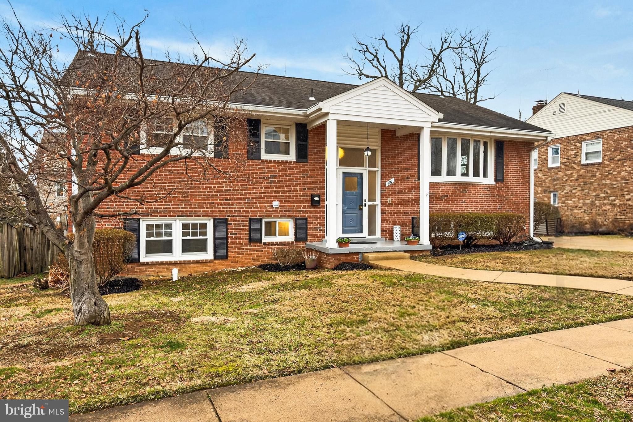 400 N MADISON STREET