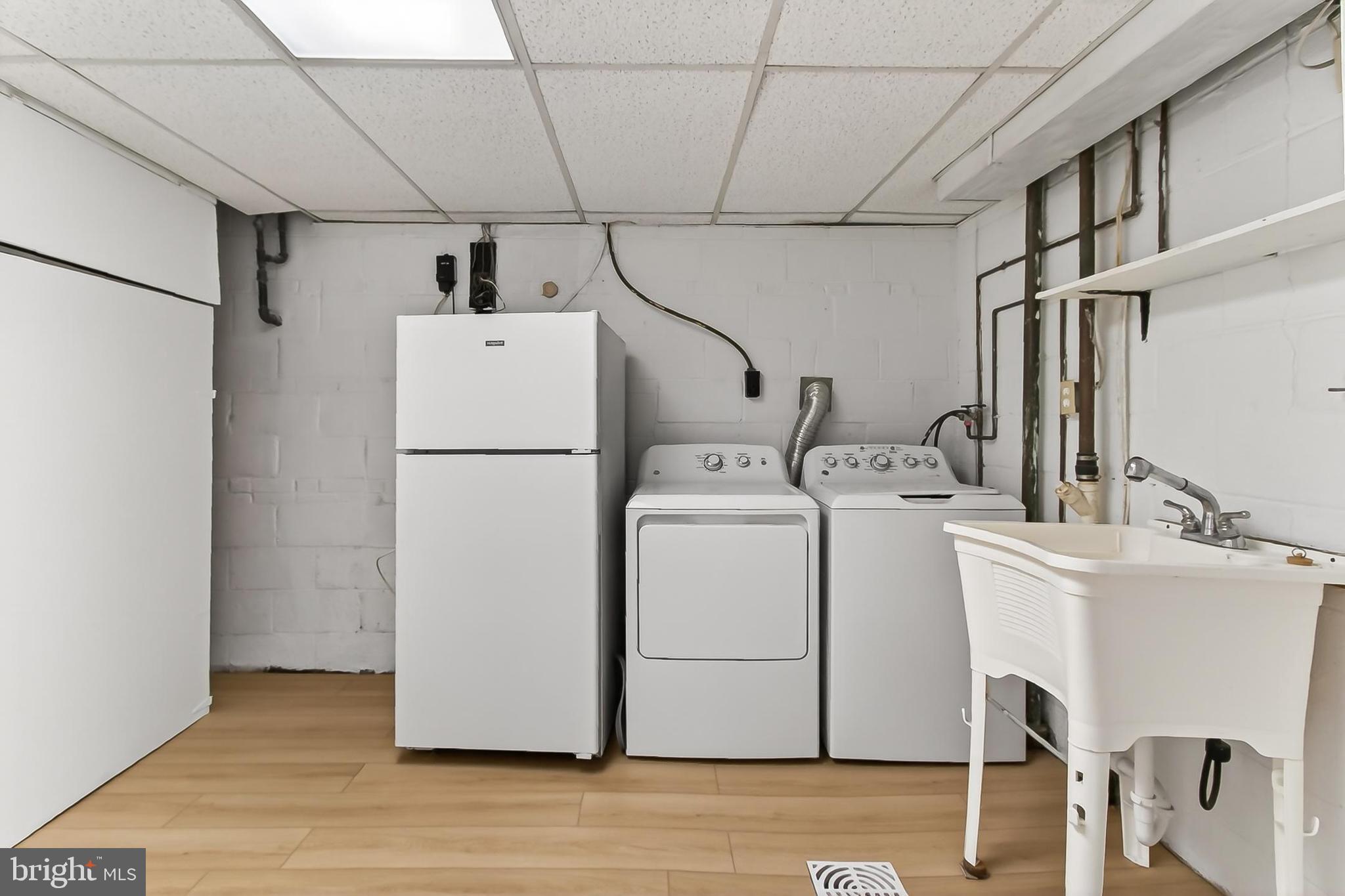 400 N MADISON STREET