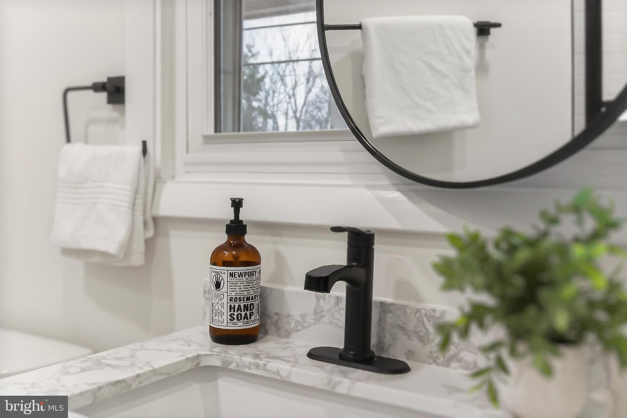 400 N MADISON STREET