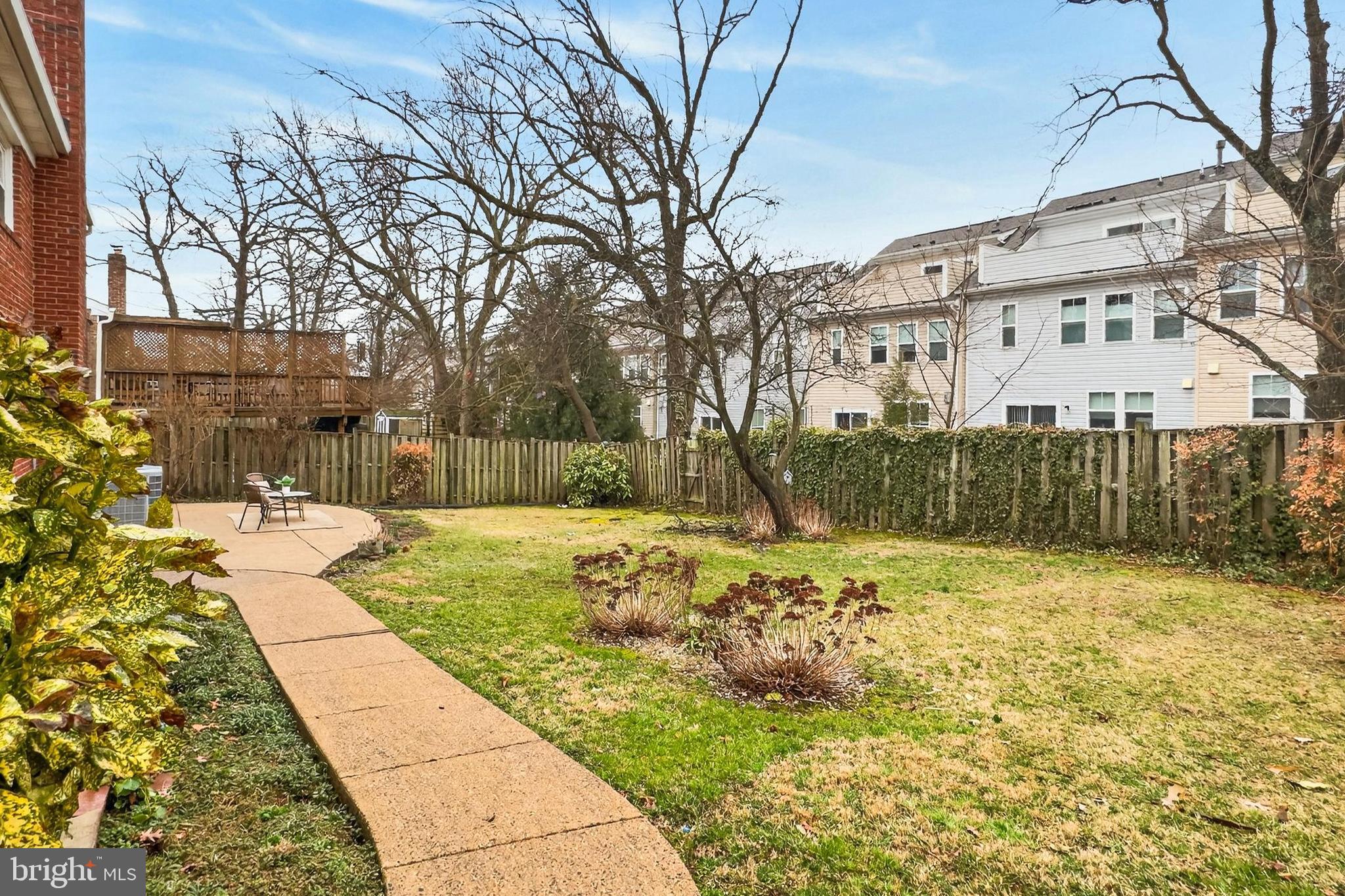 400 N MADISON STREET