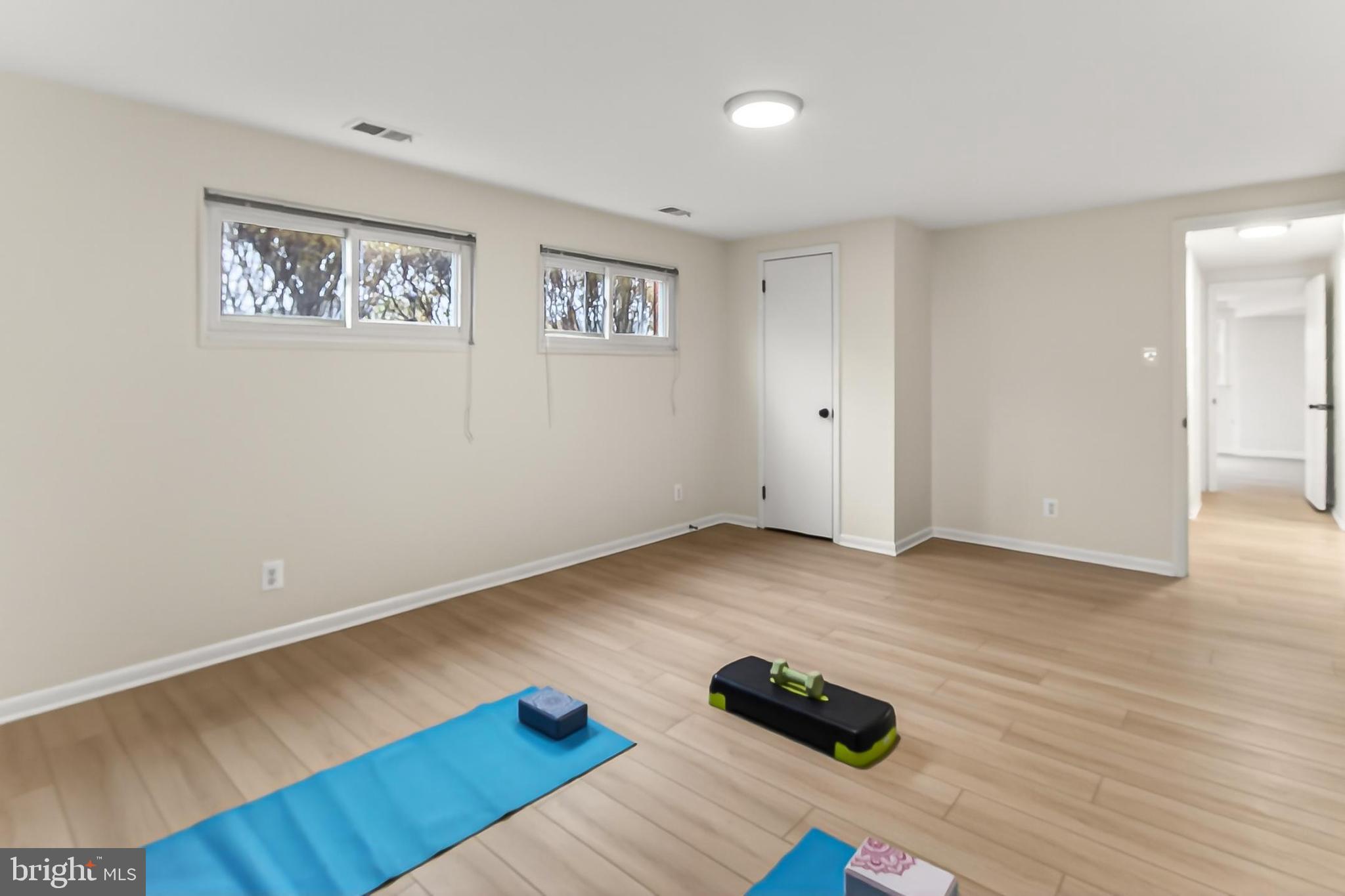 400 N MADISON STREET