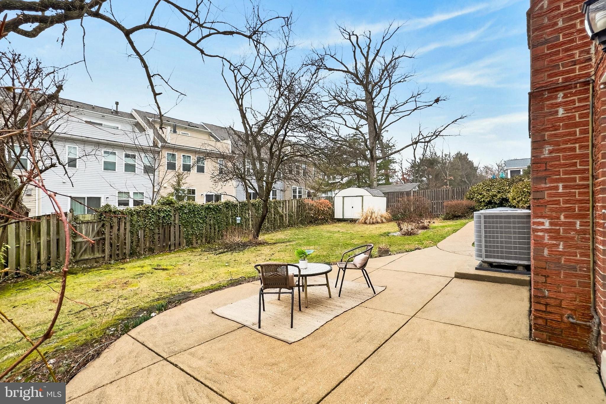 400 N MADISON STREET