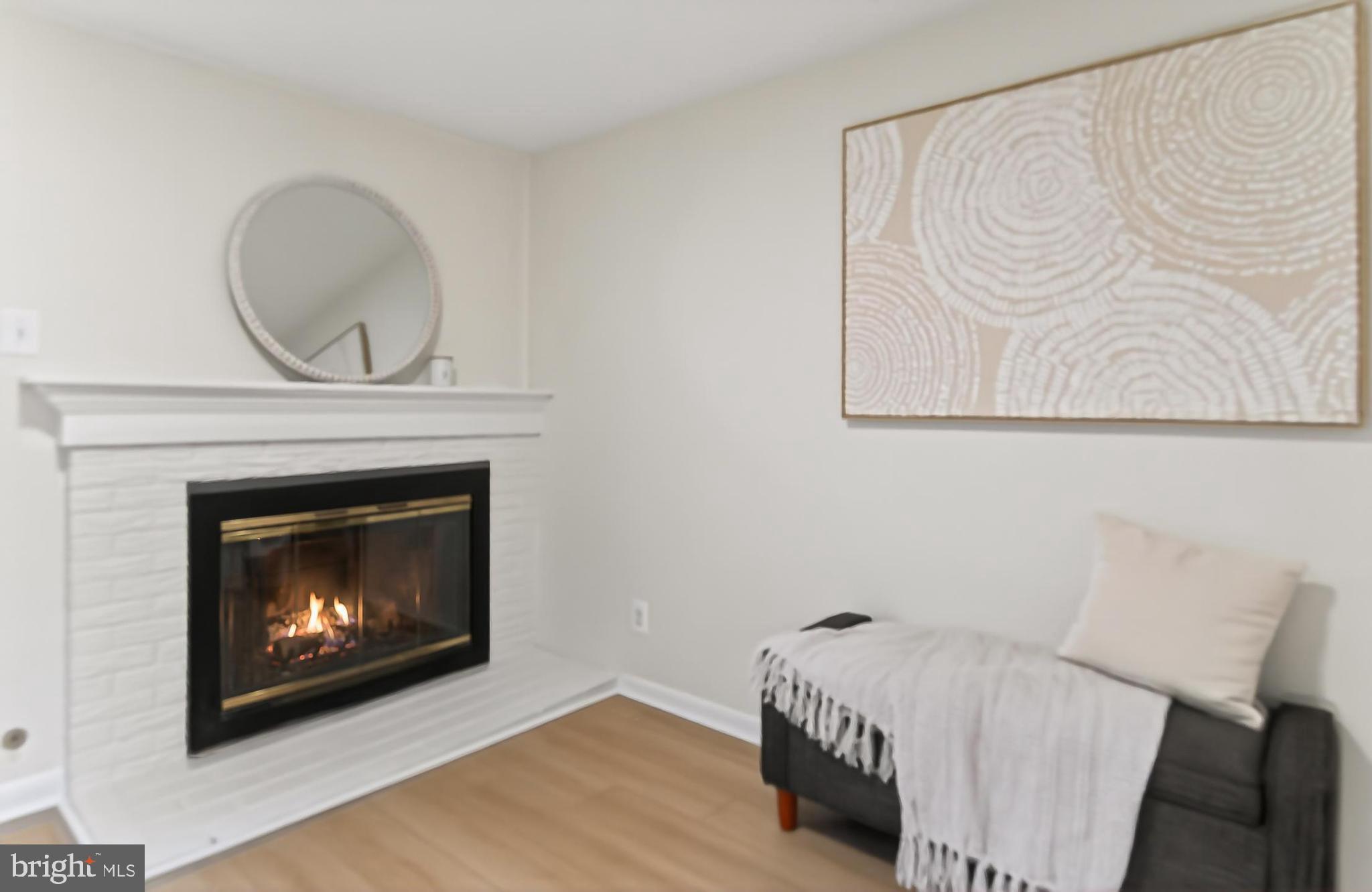 400 N MADISON STREET