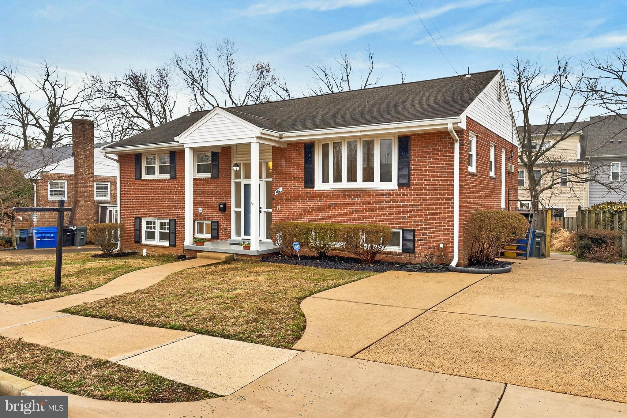 400 N MADISON STREET