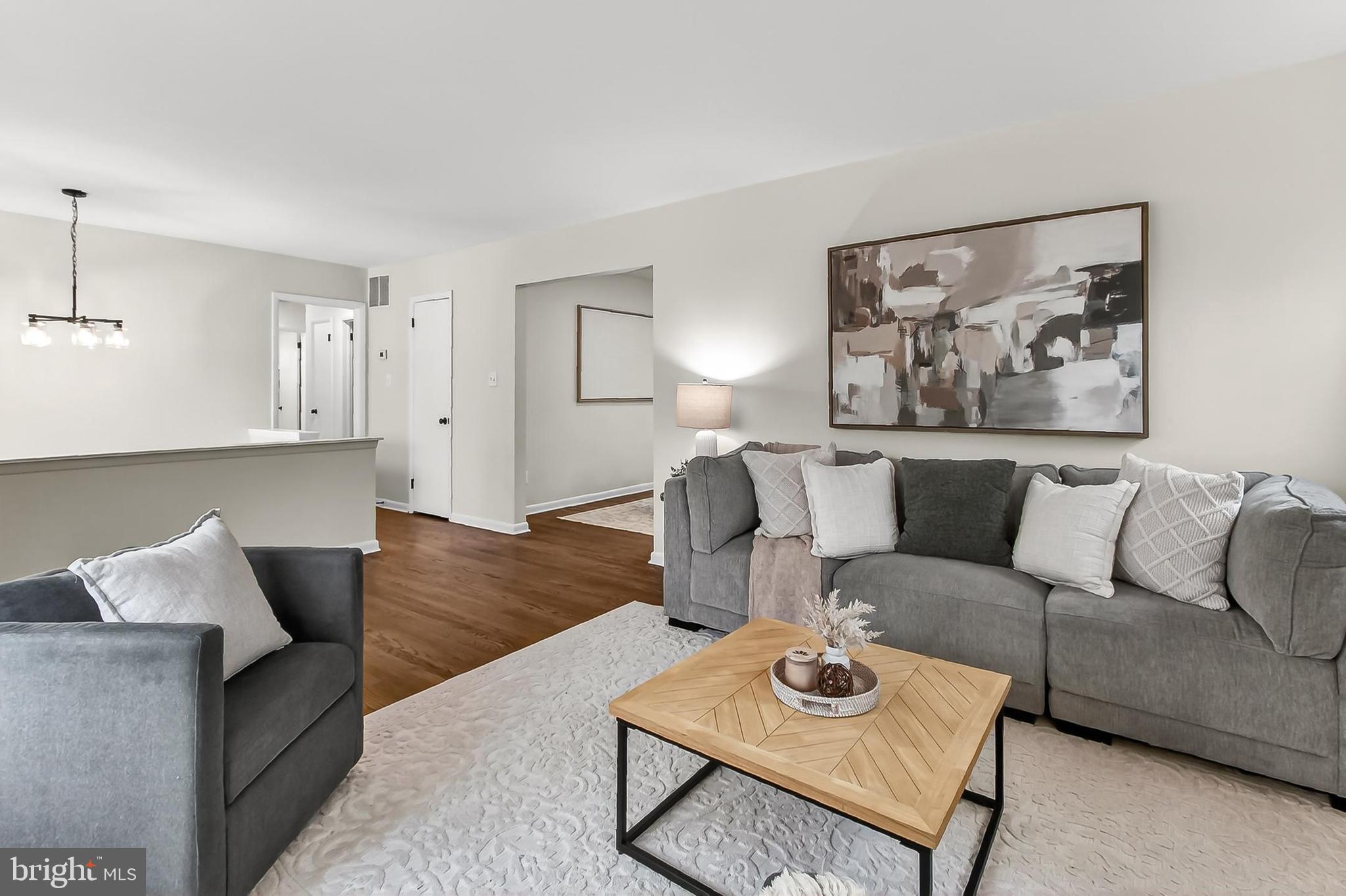 400 N MADISON STREET