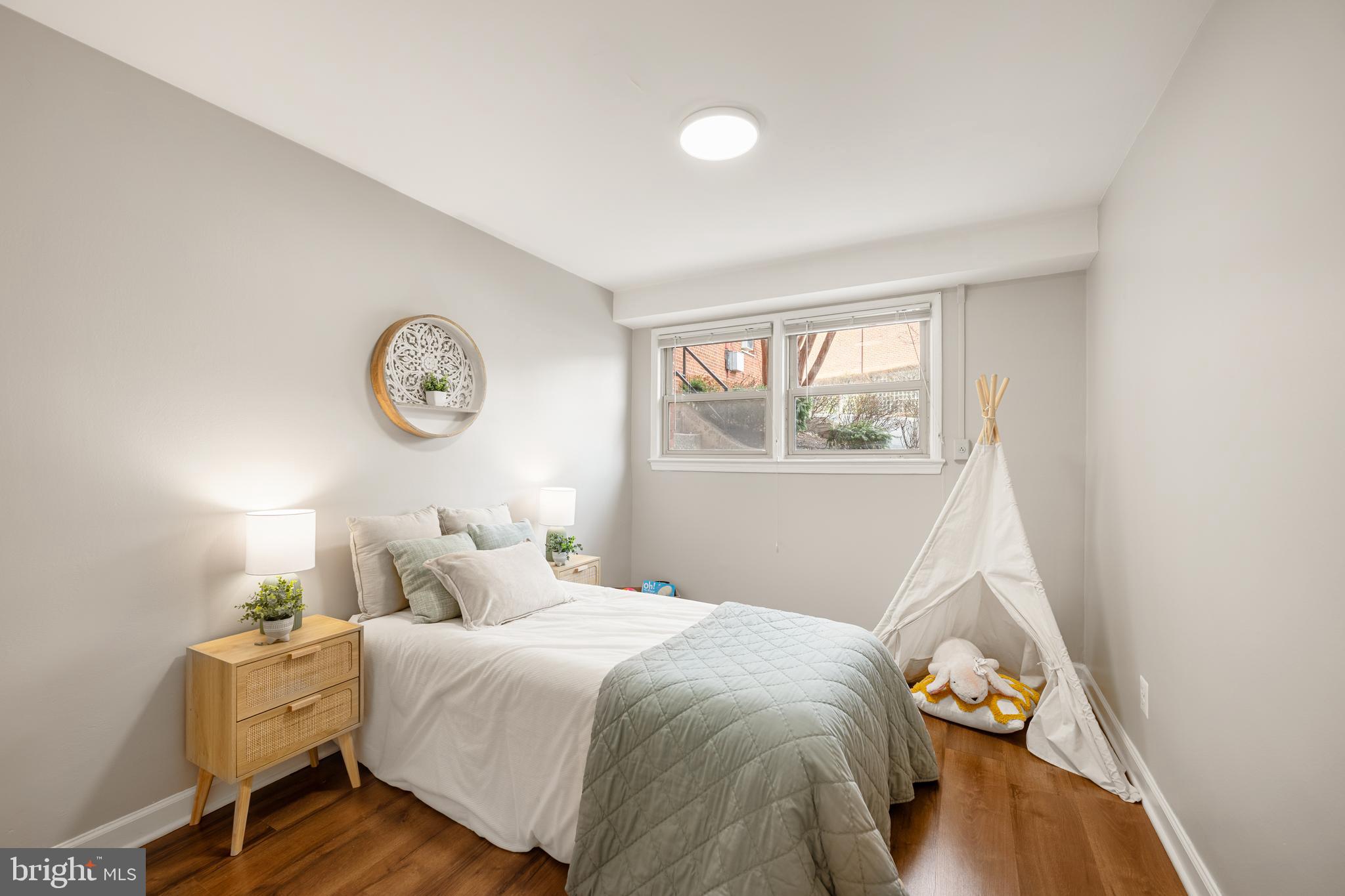 2030 N WOODROW STREET 1