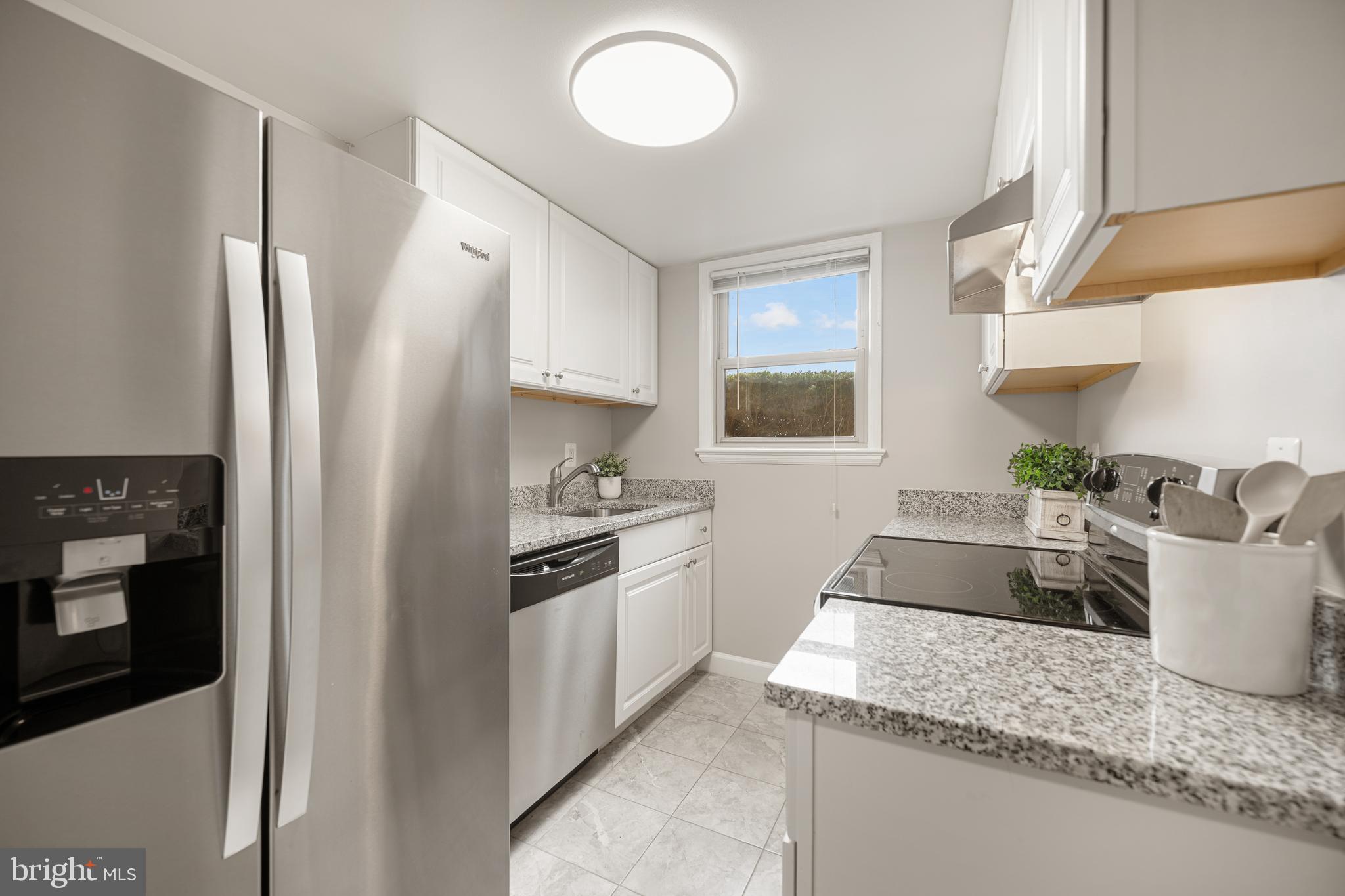 2030 N WOODROW STREET 1