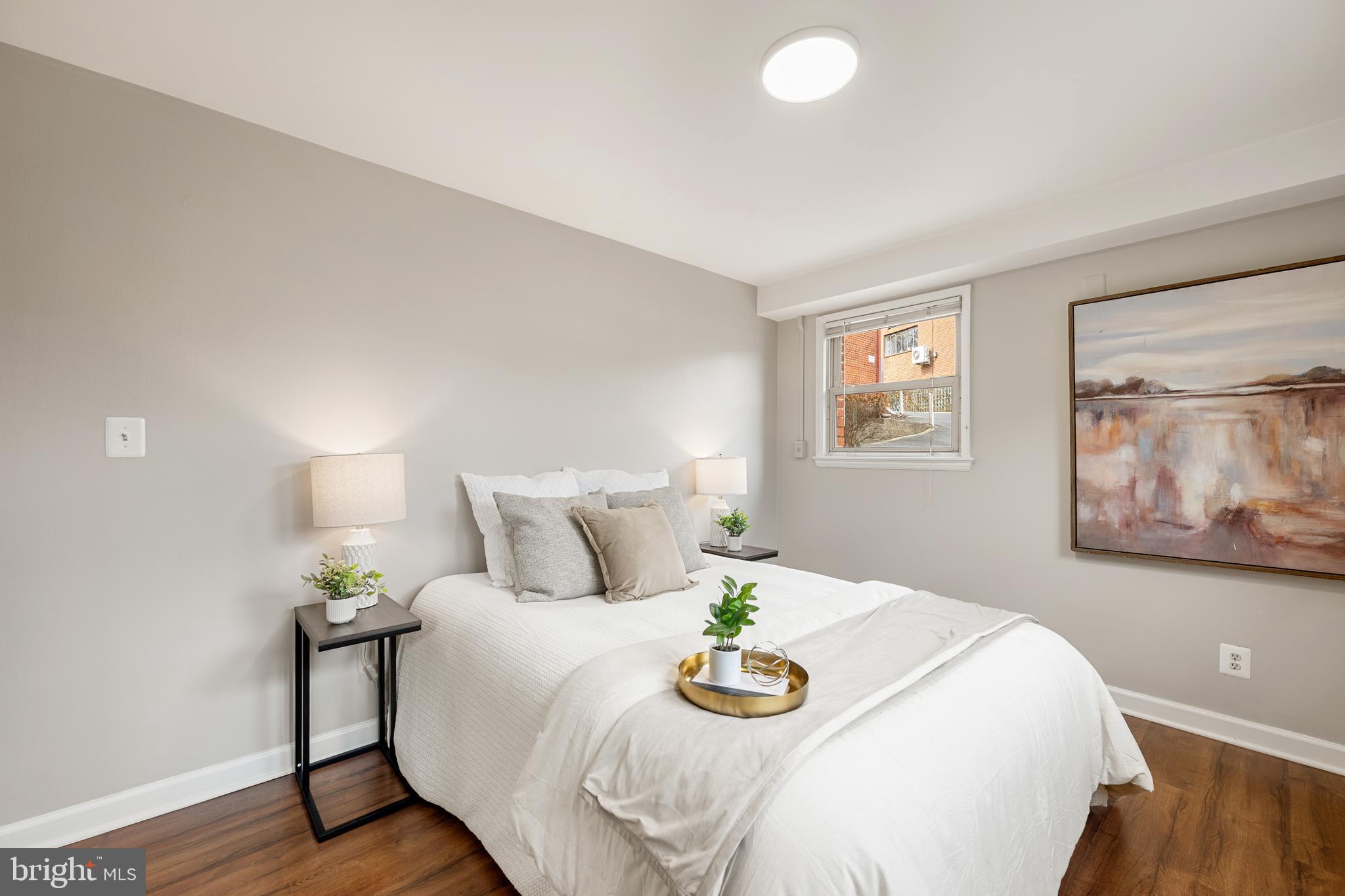 2030 N WOODROW STREET 1