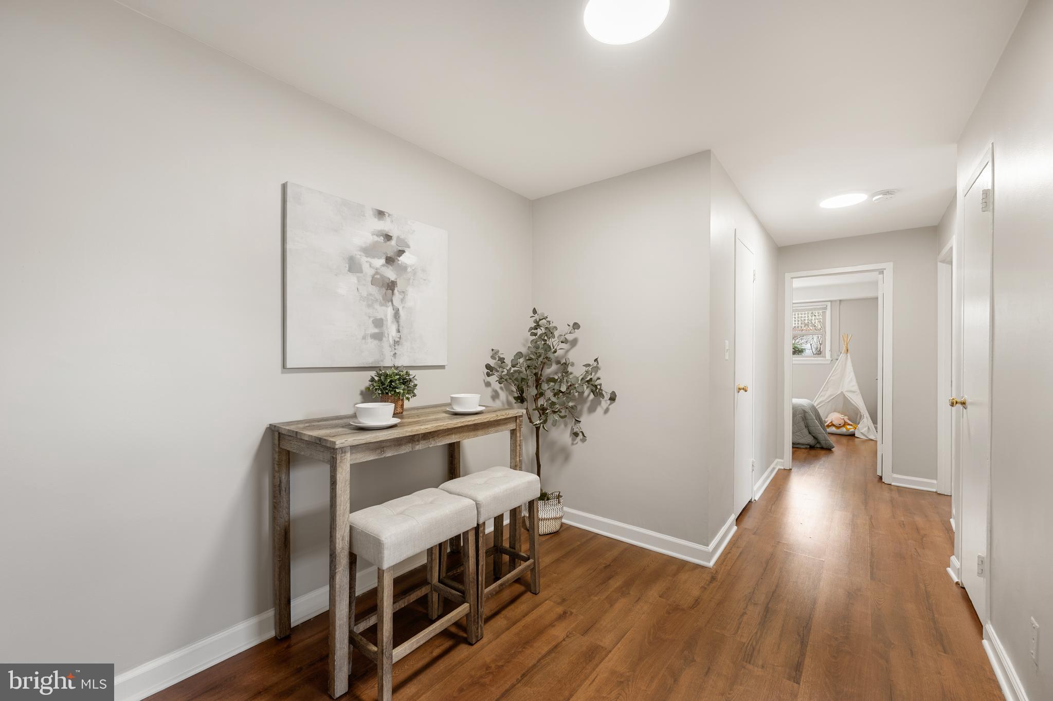 2030 N WOODROW STREET 1