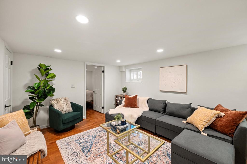 4686 34TH STREET S