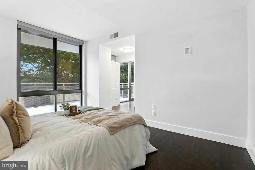 2001 15TH STREET N Unit: 111