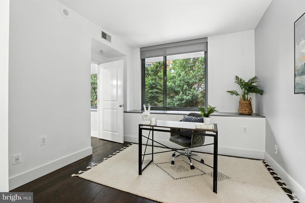 2001 15TH STREET N Unit: 111