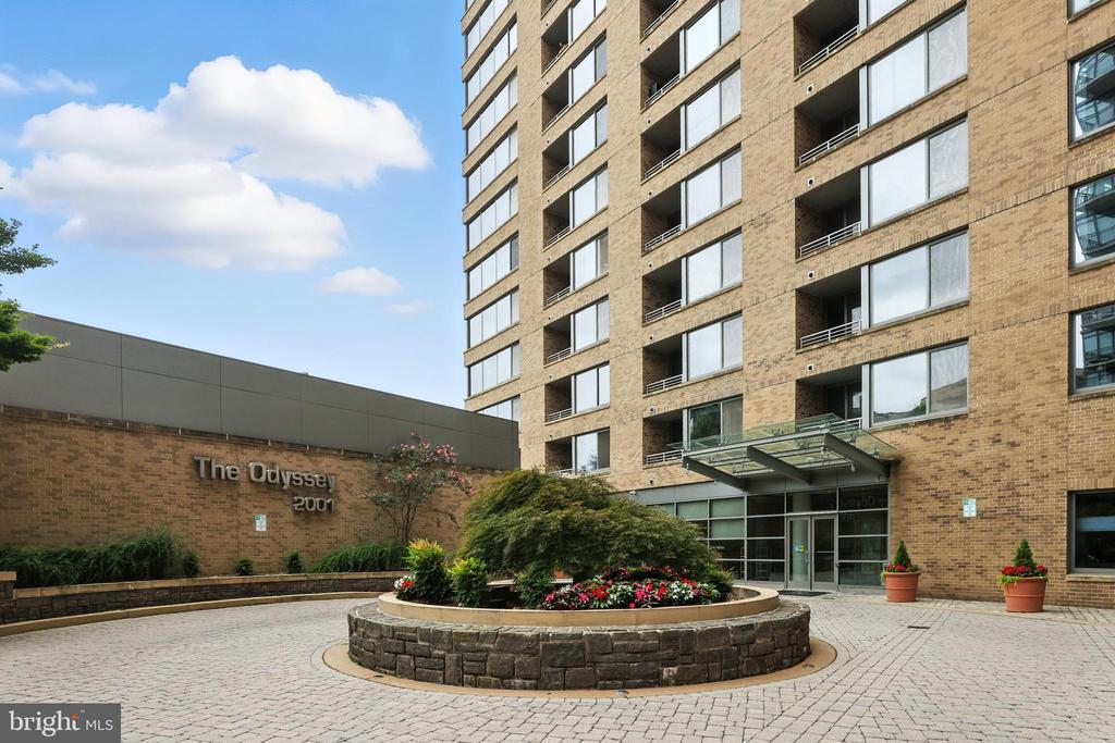 2001 15TH STREET N Unit: 111