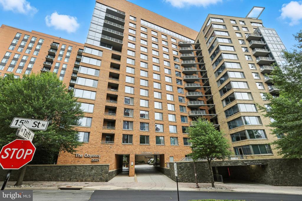 2001 15TH STREET N Unit: 111