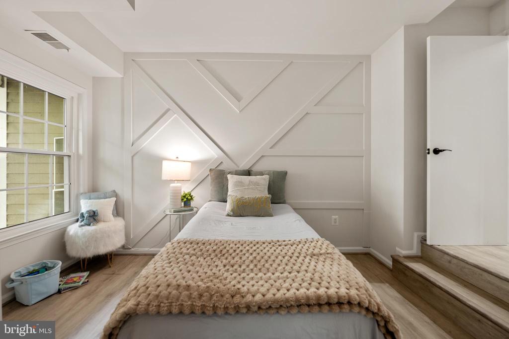 2811 S WOODROW STREET Unit: B