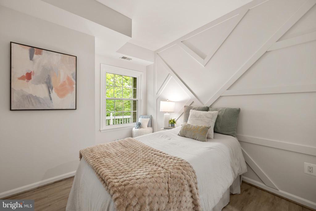 2811 S WOODROW STREET Unit: B