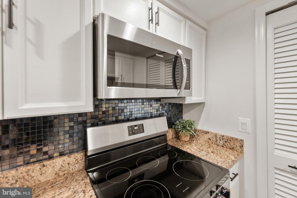 2811 S WOODROW STREET Unit: B